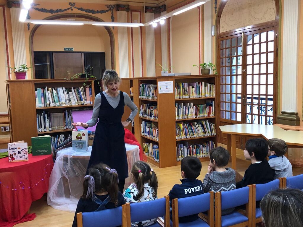 En el Ayuntamiento de Ja&eacute;n se han organizado visitas a la Biblioteca del Condestable Iranzo y Cuentacuentos a cargo de la actriz  Noelia Camacho